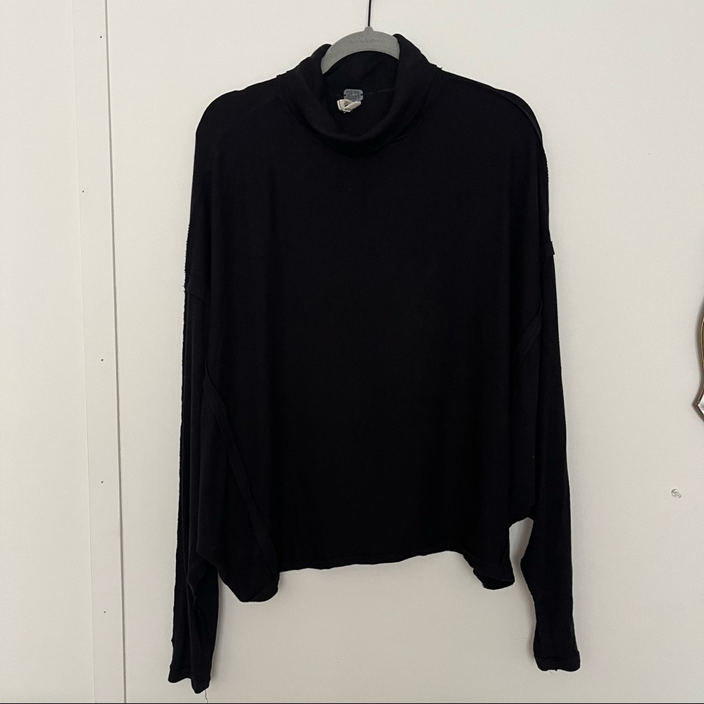{Free People} 🔷 turtleneck butterfly knit sweater